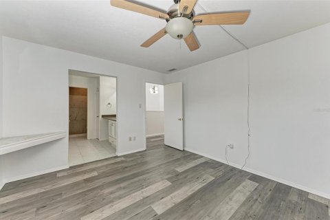 Townhouse in Sarasota, Florida 3 bedrooms, 139.35 sq.m. № 1513575 - photo 23