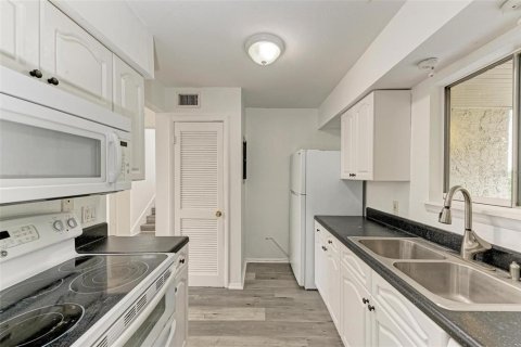 Townhouse in Sarasota, Florida 3 bedrooms, 139.35 sq.m. № 1513575 - photo 18