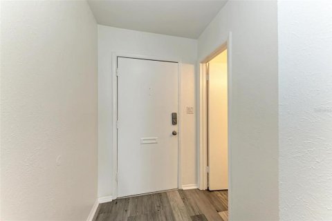 Townhouse in Sarasota, Florida 3 bedrooms, 139.35 sq.m. № 1513575 - photo 6