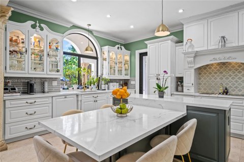 Villa ou maison à vendre à Miami, Floride: 4 chambres, 377.74 m2 № 1846306 - photo 15