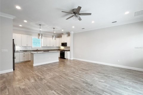 Townhouse in Dunedin, Florida 4 bedrooms, 215.16 sq.m. № 2151393 - photo 6
