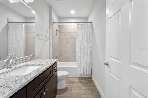 Townhouse in Dunedin, Florida 4 bedrooms, 215.16 sq.m. № 2151393 - photo 15