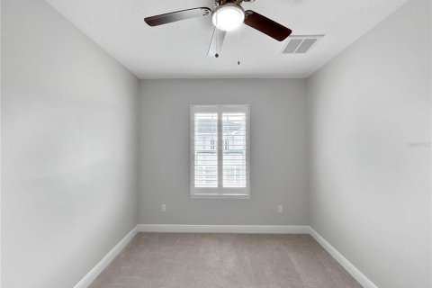Townhouse in Dunedin, Florida 4 bedrooms, 215.16 sq.m. № 2151393 - photo 17