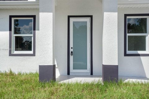 House in Punta Gorda, Florida 3 bedrooms № 1768785 - photo 2