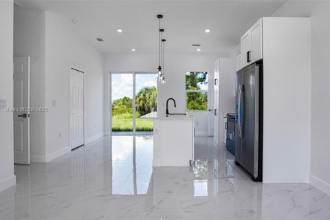 House in Punta Gorda, Florida 3 bedrooms № 1768785 - photo 4