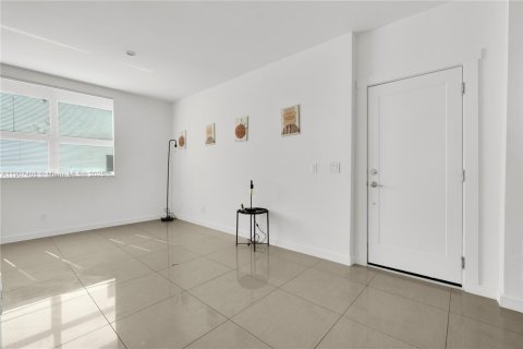 Copropriété à louer à Miami Beach, Floride: 1 chambre, 52.49 m2 № 1964039 - photo 16