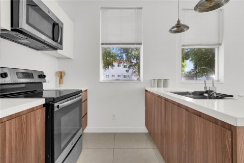 Copropriété à louer à Miami Beach, Floride: 1 chambre, 52.49 m2 № 1964039 - photo 1