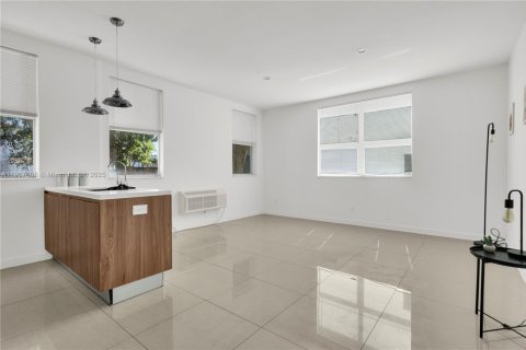Copropriété à louer à Miami Beach, Floride: 1 chambre, 52.49 m2 № 1964039 - photo 12