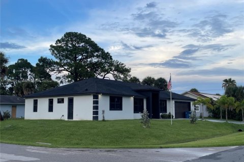 Купить виллу или дом в Палм-Бей, Флорида 8 комнат, 253.99м2, № 1957723 - фото 2