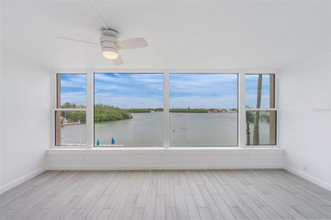Copropriété à vendre à South Pasadena, Floride: 2 chambres, 155.15 m2 № 1816848 - photo 3