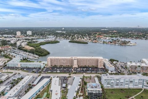 Copropriété à vendre à South Pasadena, Floride: 2 chambres, 155.15 m2 № 1816848 - photo 29