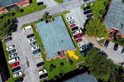 Condominio en alquiler en Hialeah, Florida, 2 dormitorios, 69.68 m2 № 1926927 - foto 17