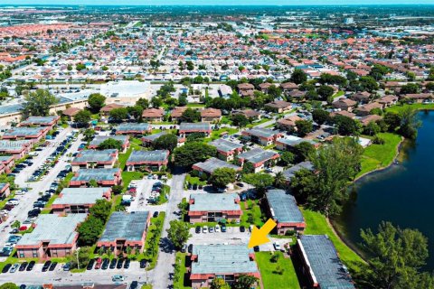 Condominio en alquiler en Hialeah, Florida, 2 dormitorios, 69.68 m2 № 1926927 - foto 19