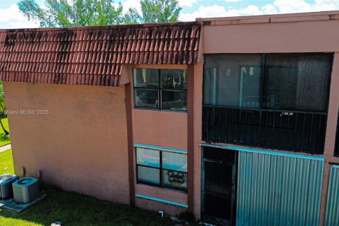 Condominio en alquiler en Hialeah, Florida, 2 dormitorios, 69.68 m2 № 1926927 - foto 21