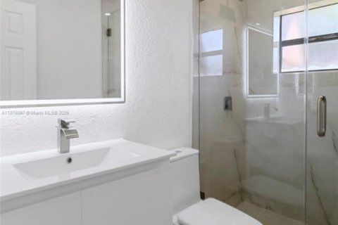 Condominio en alquiler en Hialeah, Florida, 2 dormitorios, 69.68 m2 № 1926927 - foto 9