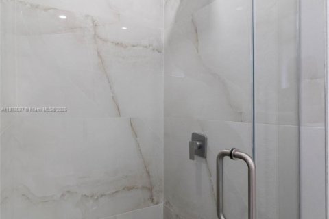 Condominio en alquiler en Hialeah, Florida, 2 dormitorios, 69.68 m2 № 1926927 - foto 14