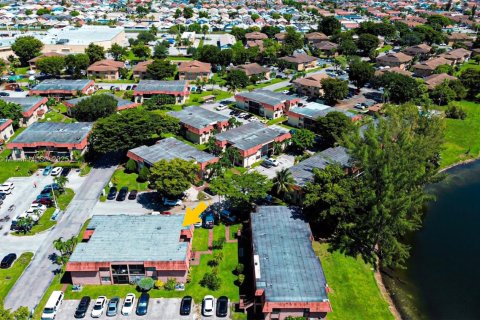 Condominio en alquiler en Hialeah, Florida, 2 dormitorios, 69.68 m2 № 1926927 - foto 18