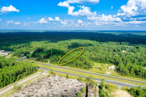 Commercial property in Freeport, Florida № 558206 - photo 1