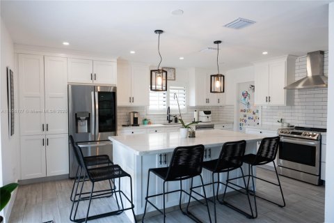 House in Cutler Bay, Florida 4 bedrooms, 152.92 sq.m. № 1947777 - photo 8