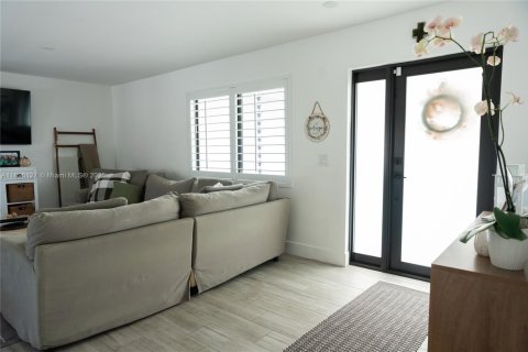 House in Cutler Bay, Florida 4 bedrooms, 152.92 sq.m. № 1947777 - photo 24