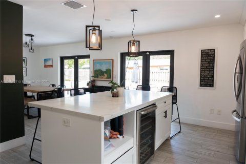 House in Cutler Bay, Florida 4 bedrooms, 152.92 sq.m. № 1947777 - photo 12