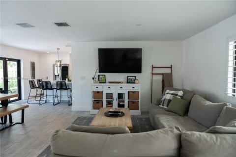 House in Cutler Bay, Florida 4 bedrooms, 152.92 sq.m. № 1947777 - photo 21