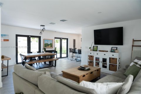 House in Cutler Bay, Florida 4 bedrooms, 152.92 sq.m. № 1947777 - photo 22