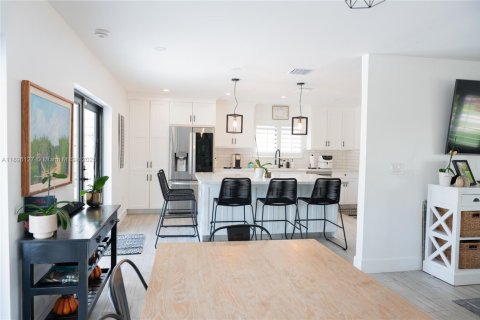 House in Cutler Bay, Florida 4 bedrooms, 152.92 sq.m. № 1947777 - photo 13