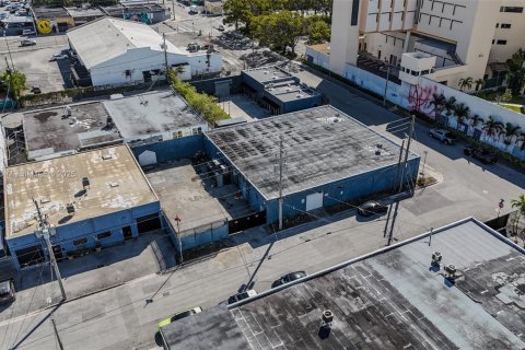Propiedad comercial en venta en Miami, Florida № 1945351 - foto 6