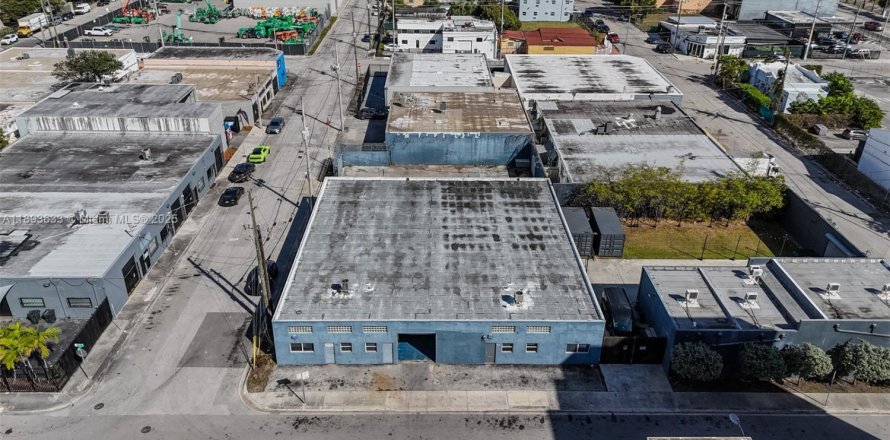 Propiedad comercial en Miami, Florida № 1945351