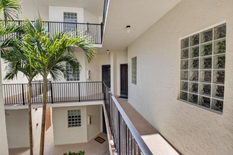 Condominio en venta en Boynton Beach, Florida, 3 dormitorios, 103.59 m2 № 2146208 - foto 27