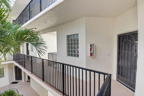 Condominio en venta en Boynton Beach, Florida, 3 dormitorios, 103.59 m2 № 2146208 - foto 28