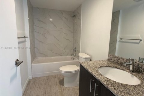 Condo in Miami, Florida, 1 bedroom  № 1998164 - photo 8