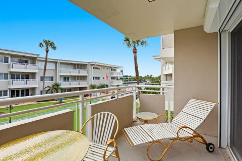 Condo in Hillsboro Beach, Florida, 2 bedrooms № 2394816 - photo 19