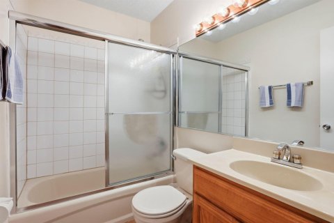 Condo in Hillsboro Beach, Florida, 2 bedrooms № 2394816 - photo 17