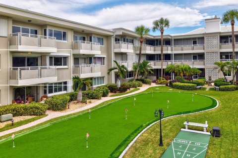 Condo in Hillsboro Beach, Florida, 2 bedrooms № 2394816 - photo 23