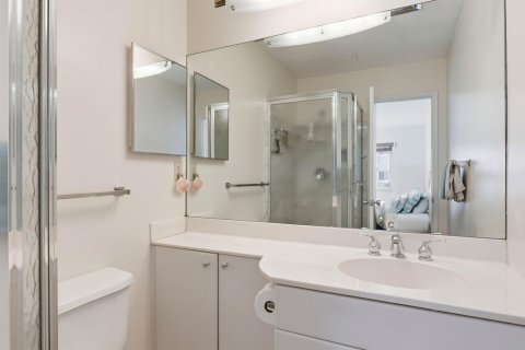 Condo in Hillsboro Beach, Florida, 2 bedrooms № 2394816 - photo 12