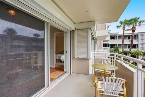 Condo in Hillsboro Beach, Florida, 2 bedrooms № 2394816 - photo 18
