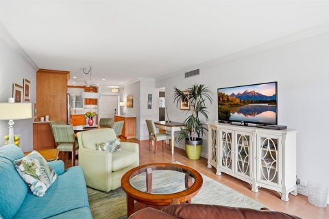 Condo in Hillsboro Beach, Florida, 2 bedrooms № 2394816 - photo 6
