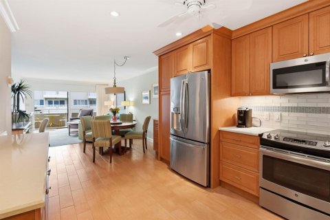 Condo in Hillsboro Beach, Florida, 2 bedrooms № 2394816 - photo 4