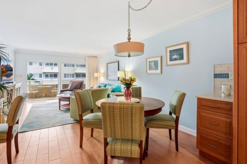 Condo in Hillsboro Beach, Florida, 2 bedrooms № 2394816 - photo 7