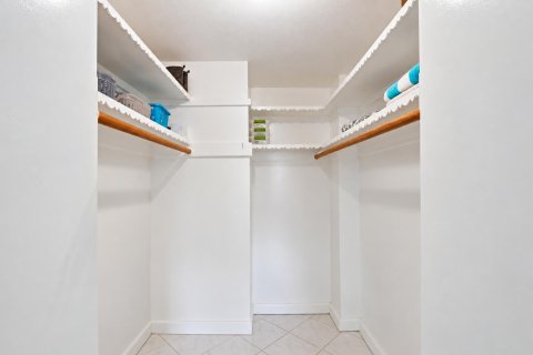 Condo in Hillsboro Beach, Florida, 2 bedrooms № 2394816 - photo 14