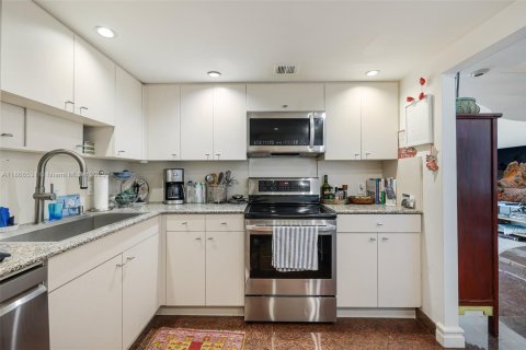 Copropriété à vendre à Miami, Floride: 2 chambres, 174.84 m2 № 1897650 - photo 3