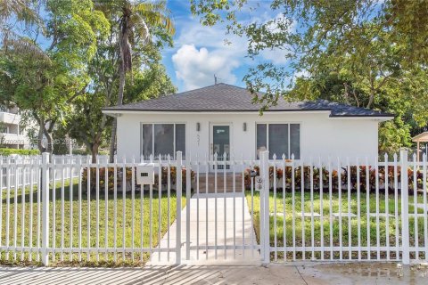 Casa en venta en Miami, Florida, 5 dormitorios, 186.08 m2 № 2031929 - foto 16