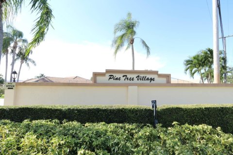 Снять в аренду виллу или дом в Бойнтон-Бич, Флорида 3 спальни, 205.96м2, № 1073519 - фото 1