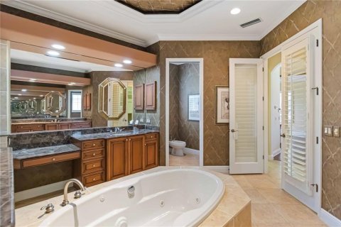 House in Sarasota, Florida 4 bedrooms, 353.96 sq.m. № 1869226 - photo 20