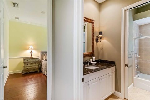 House in Sarasota, Florida 4 bedrooms, 353.96 sq.m. № 1869226 - photo 30