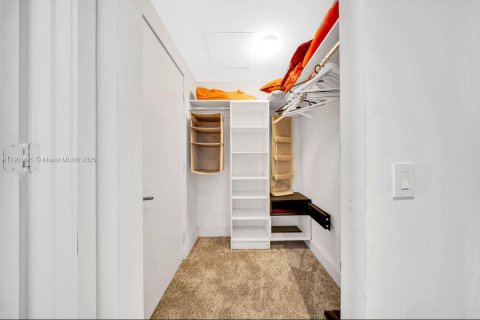 Hôtel, hôtellerie à vendre à Hollywood, Floride: 1 chambre, 80.73 m2 № 1951767 - photo 14