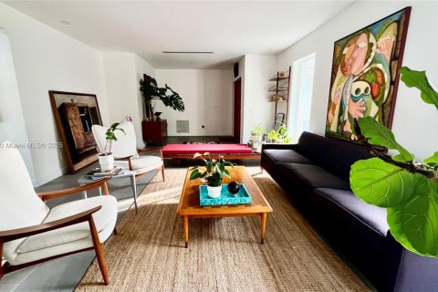 Casa en alquiler en Palmetto Bay, Florida, 4 dormitorios, 248.61 m2 № 1507027 - foto 3