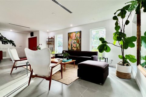 Casa en alquiler en Palmetto Bay, Florida, 4 dormitorios, 248.61 m2 № 1507027 - foto 1